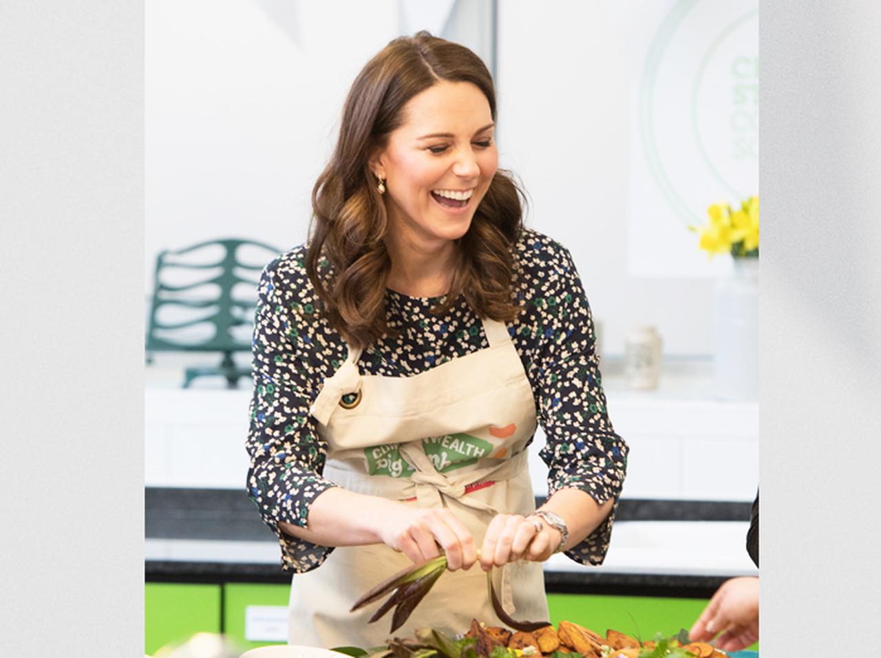 産休中のキャサリン妃がスーパーへ、カート押し「お買い得品」も購入