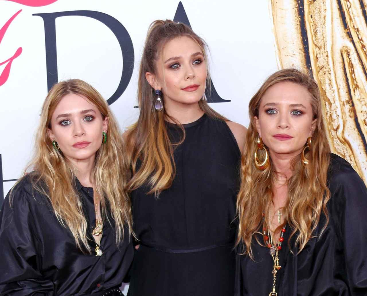 エリザベス・オルセンが『フラーハウス』出演のウワサに言及「放っておいて」