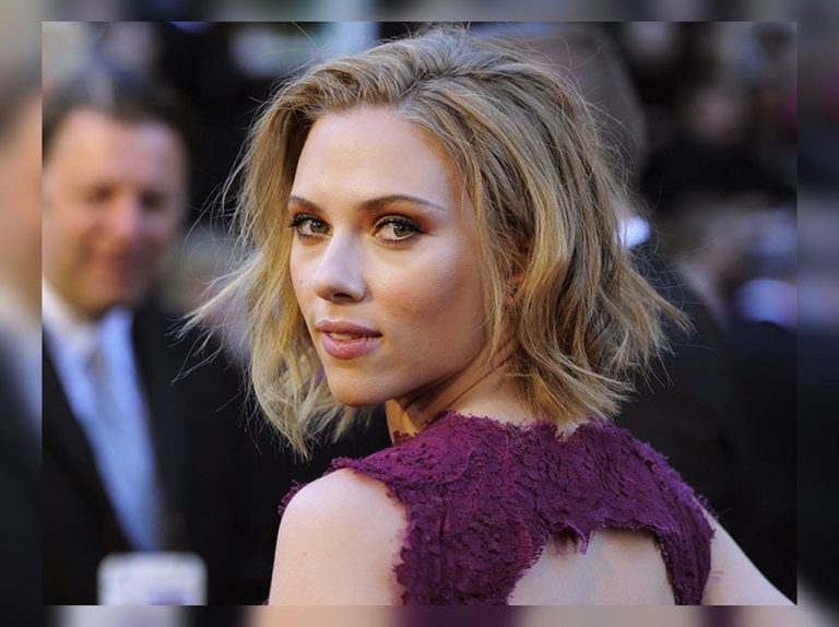 スカーレット・ヨハンソン、見知らぬ男性に「アレを見られた」恥辱体験を告白