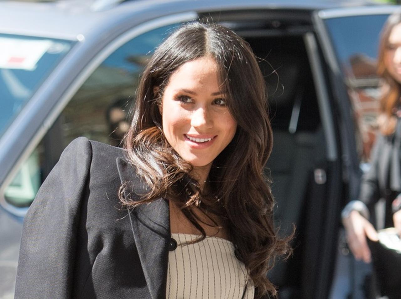 メーガン・マークル、春にぴったりのシックなワンピーススタイル