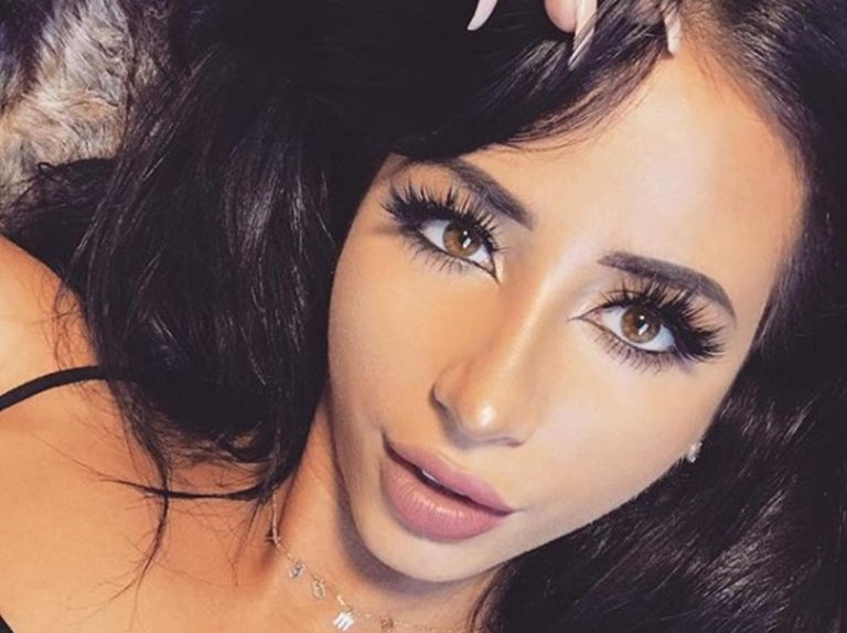 ある女性がゴミ袋をDIYでドレスを製作！そのクオリティが高すぎる