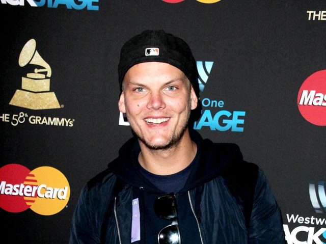 アヴィーチーの未発表アルバムをコラボ相手が公開、しかし死を利用した売名と炎上