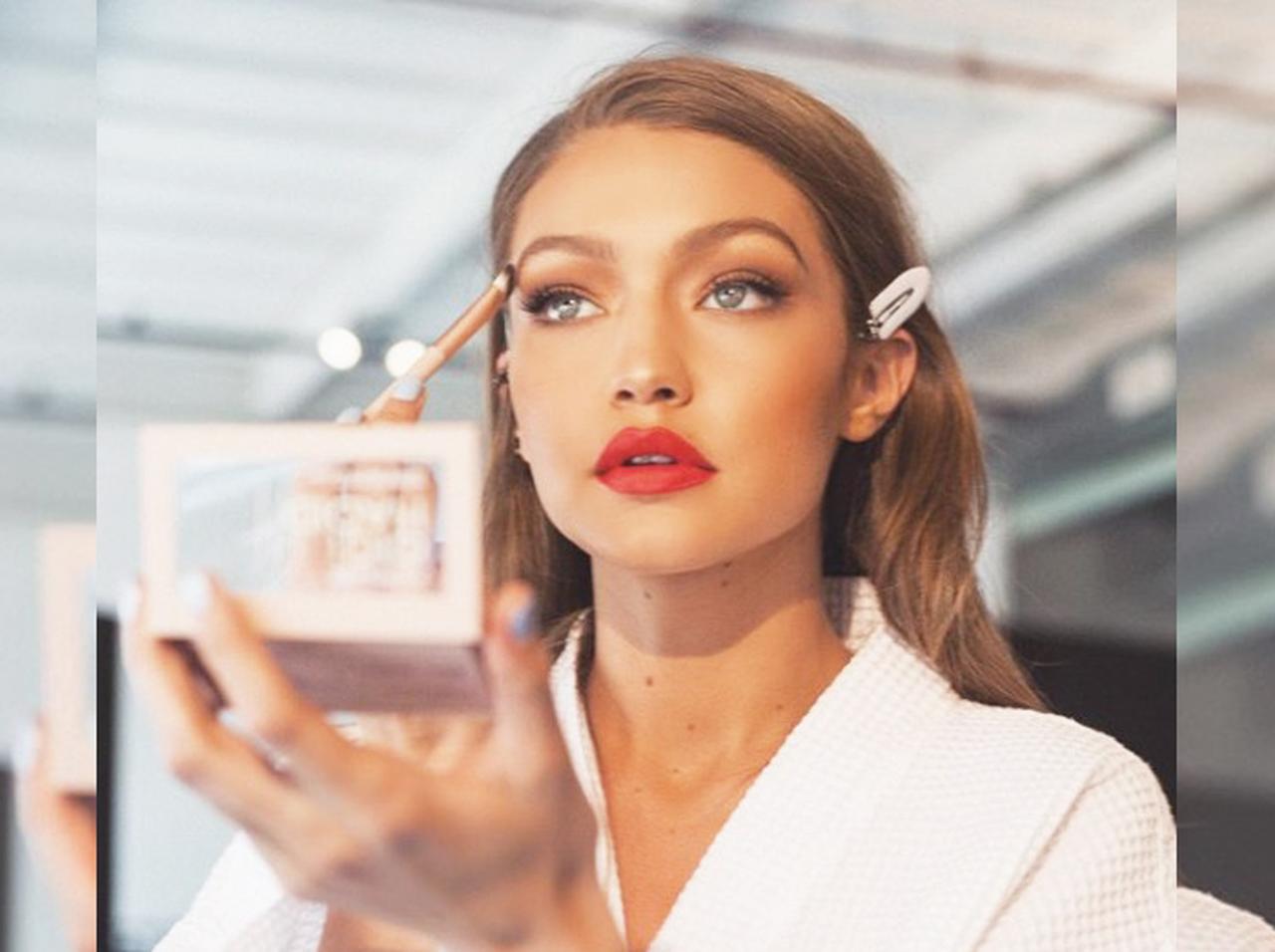 ジジ・ハディッドのメイク担当が教える「パステル系アイシャドウ」の攻略法