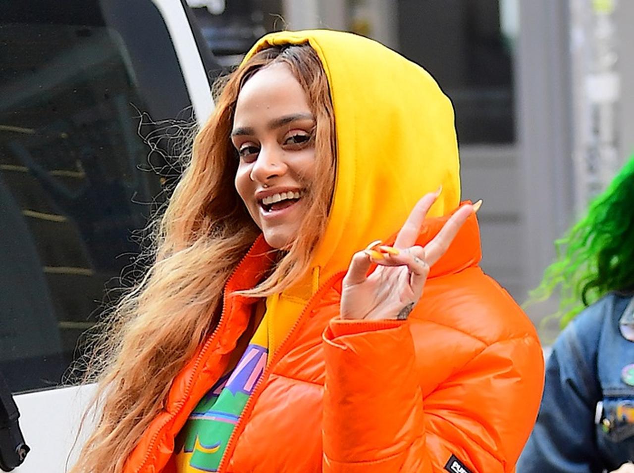 全身タトゥーの個性派歌姫ケラーニ、「ストレートの男性が一番魅力を感じない」