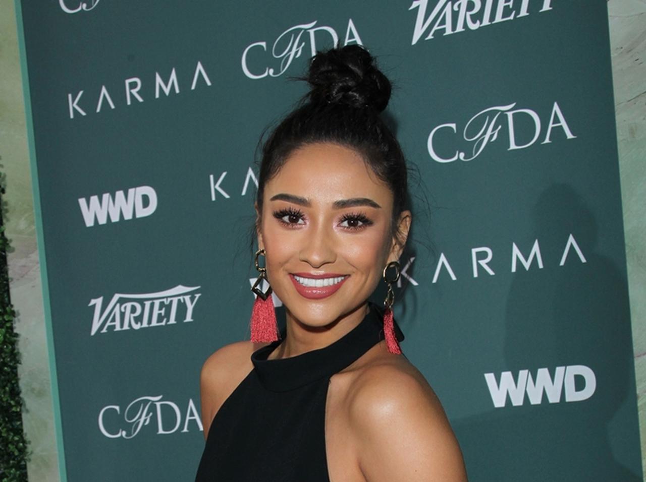 シェイ・ミッチェル、朝ごはんは日本でおなじみ「かっぱえびせん」