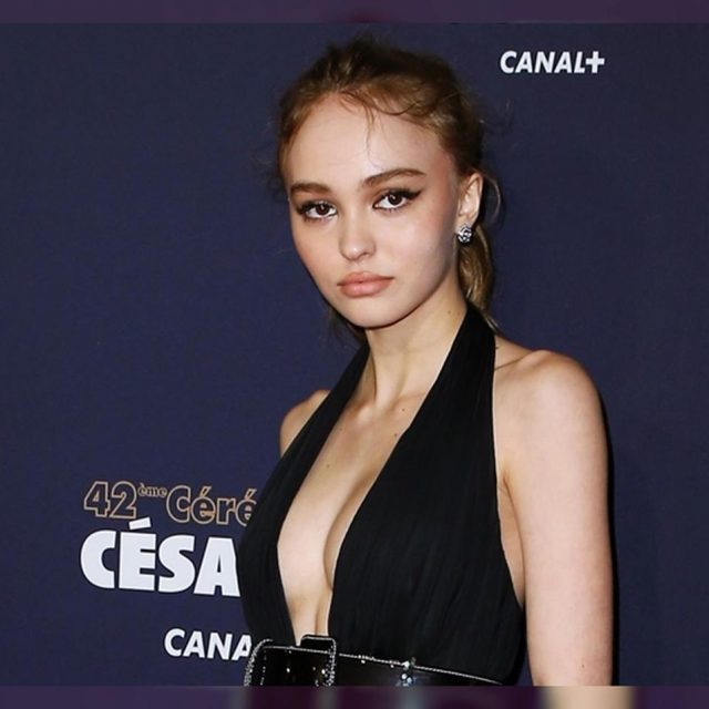 リリー・ローズ・デップ、「破局ヌード」撮影したカメラマンと深夜に親密ムード