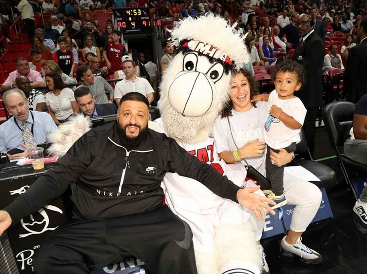 DJキャレドの1歳の息子、バスケット観戦は最低25万円の席