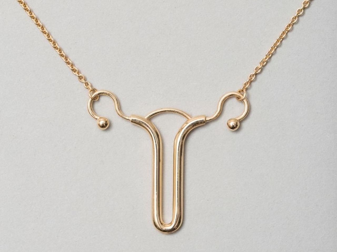 「子宮」をイメージしたジュエリーが斬新すぎる