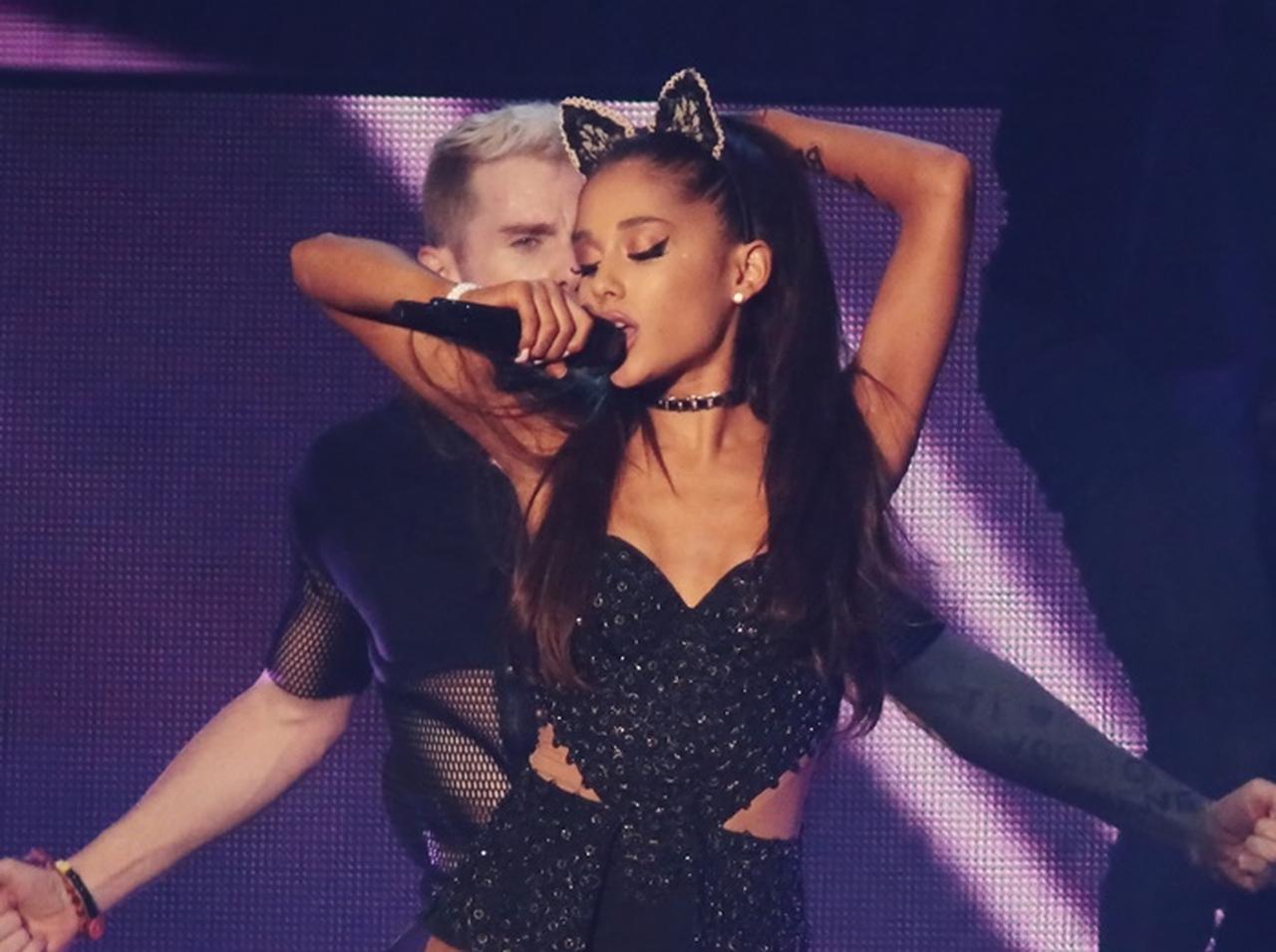 アリアナ・グランデが4ヵ月ぶりにSNSを更新、謎のツイートで新曲の情報を公開