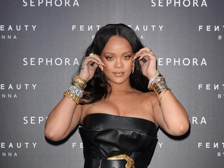 さすが完売女王リアーナ、ある新作コスメを再入荷するも即完売