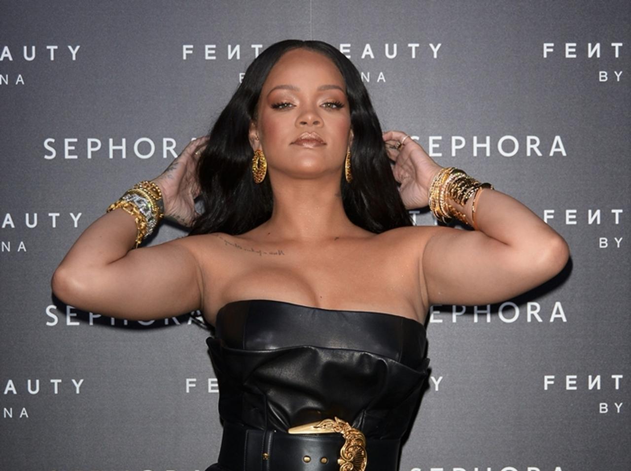 さすがリアーナ、ブレスレットだけで総額1,000万円以上