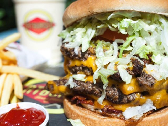 ＬＡ発の老舗グルメバーガー店「FATBURGER」が初上陸！