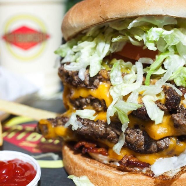 ＬＡ発の老舗グルメバーガー店「FATBURGER」が初上陸！