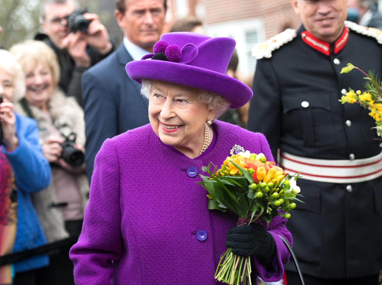 キャサリン妃の出産中にエリザベス女王がしていたことが「さすが女王」