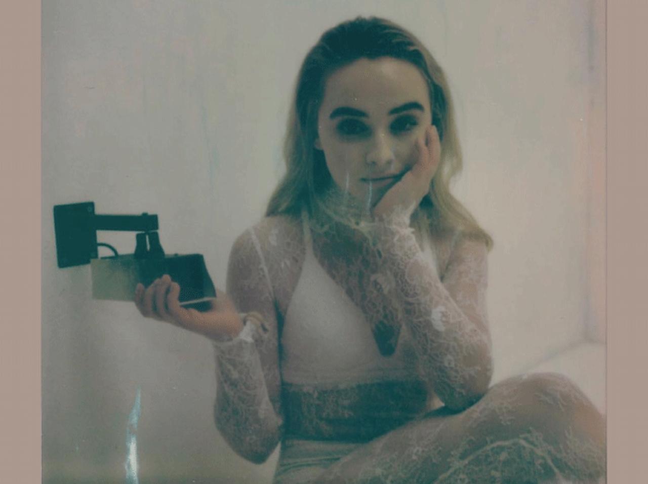 サブリナ・カーペンター、新MV「エイリアン」公開