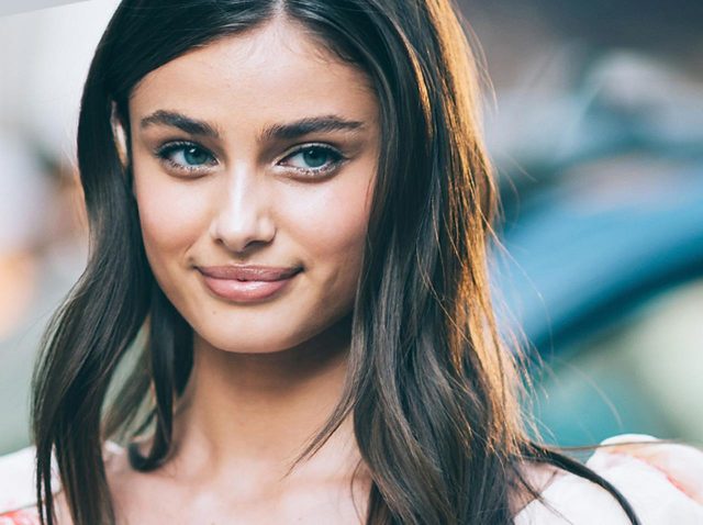 テイラー・ヒルが実践！ぱっちりまつ毛をキープする「1分でできる裏ワザ」