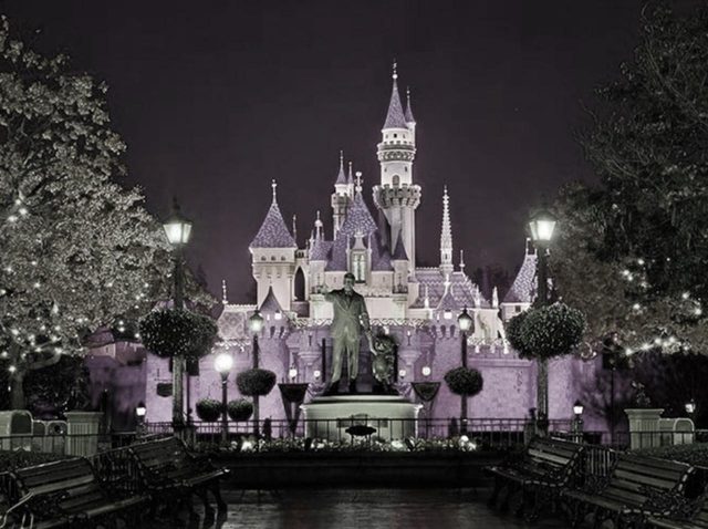 ディズニーランドのマッターホルンボブスレーが「呪われてる」と噂されるワケ