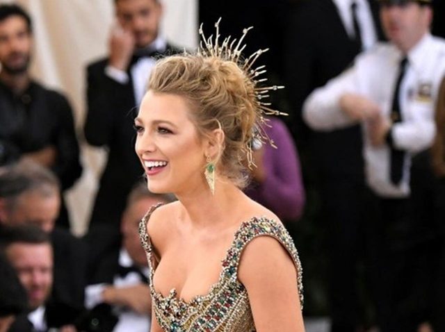 ブレイク・ライヴリー、メットガラ不在の夫ライアンにこっそりメッセージを送る