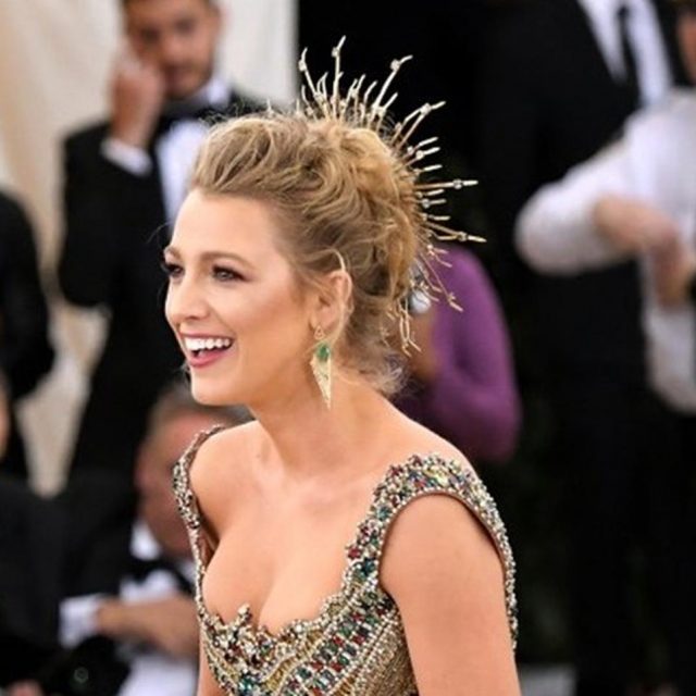 ブレイク・ライヴリー、メットガラ不在の夫ライアンにこっそりメッセージを送る
