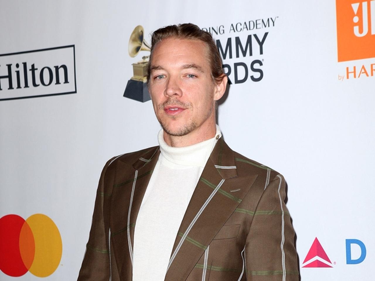 「ディプロを探せ!」来日中人気DJはどこにいるでしょうか?