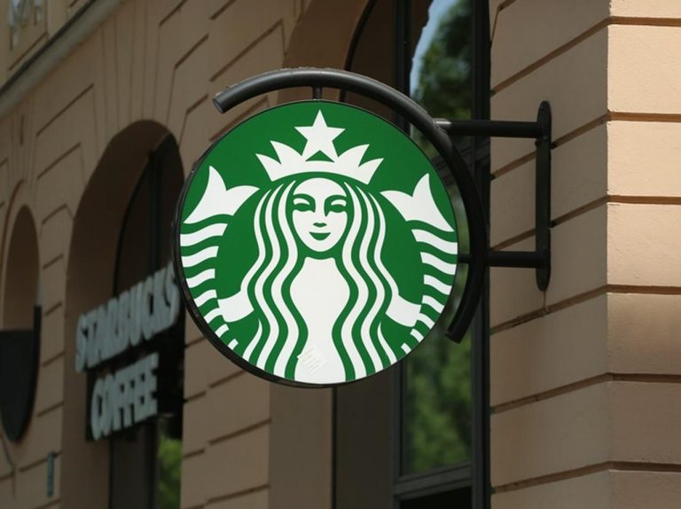 米スターバックス、購入なしでも店内に座ることが可能に「ボイコット」受け方針変更