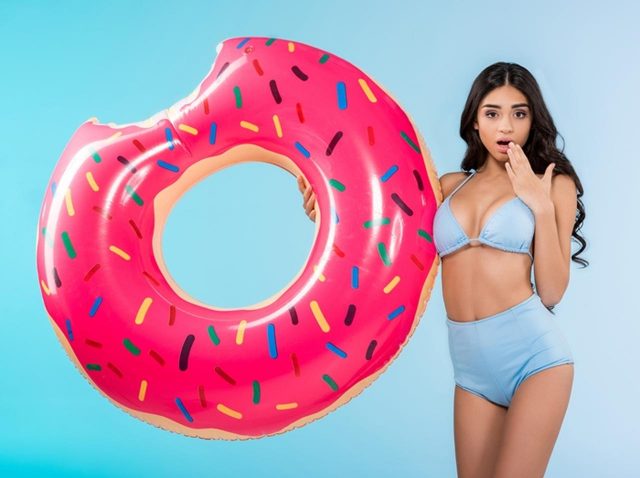 ある「浮き輪」を“実際に使った姿”にツッコミ殺到