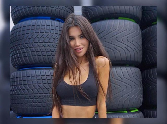 渋滞にはまって時間を持て余した女性、「まさかの行動」で周囲の度肝抜く