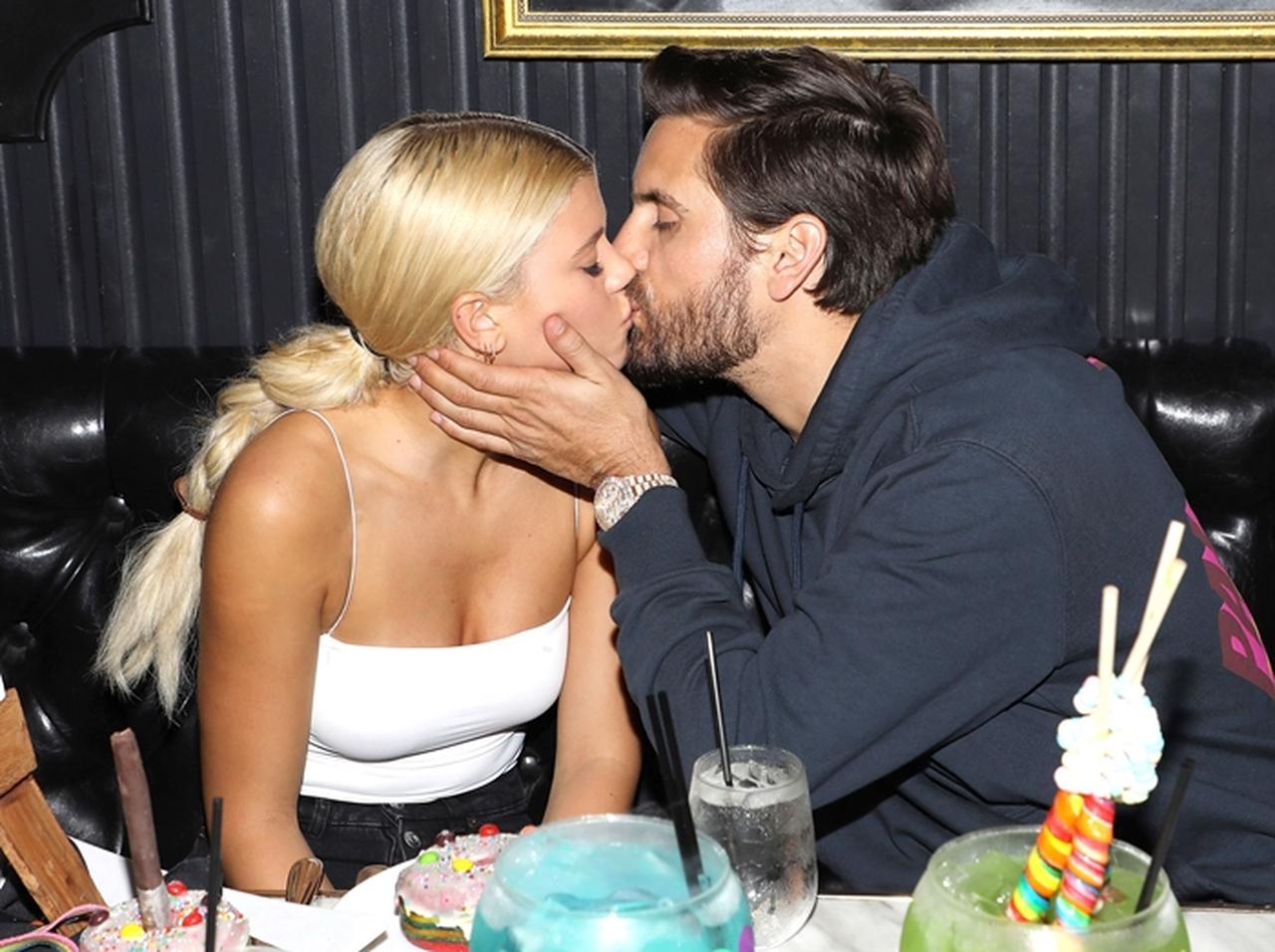 19歳ソフィア・リッチー、「イケナイこと」想像させる34歳恋人との写真に波紋