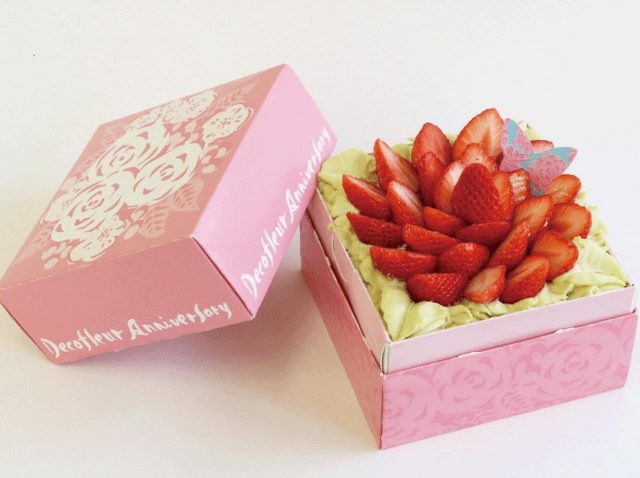 日本一のウェディングケーキ製造数を誇るアニバーサリーが、スイーツショップ「デコフルール」をオープン