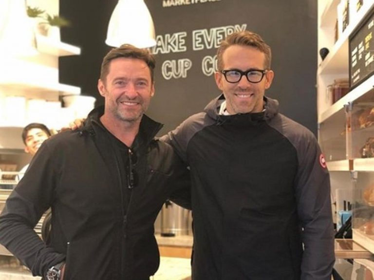 ライアン・レイノルズがヒュー・ジャックマンと写真を撮るためにとった行動が笑える