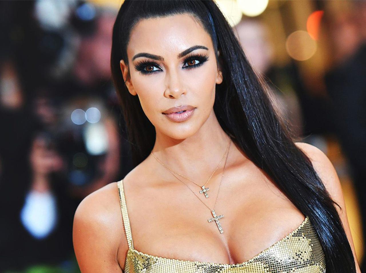 キム・カーダシアンが下着監修へ 日本風ブランド名検討もアダルト企業に先越される