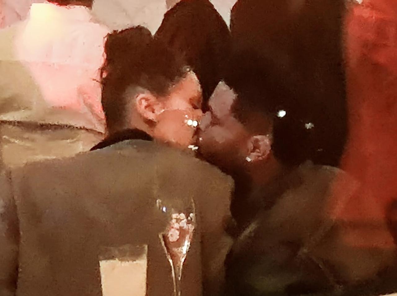 ベラ・ハディッド＆ザ・ウィークエンドの濃厚キスを激写！ついに復縁か【写真アリ】