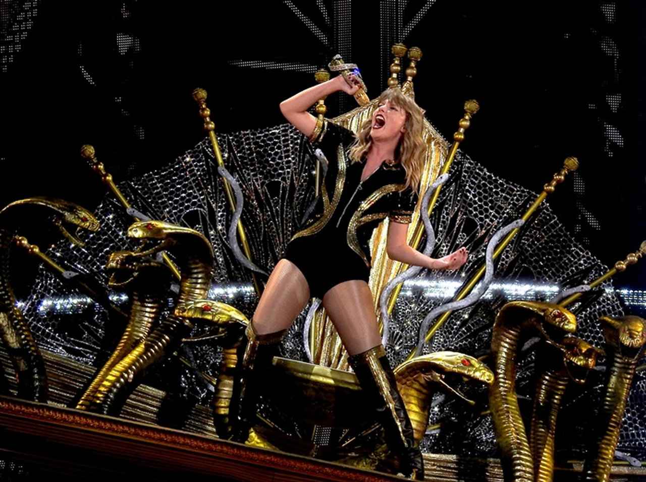 テイラー・スウィフト、ワールドツアー初日を最速リポート【写真アリ】