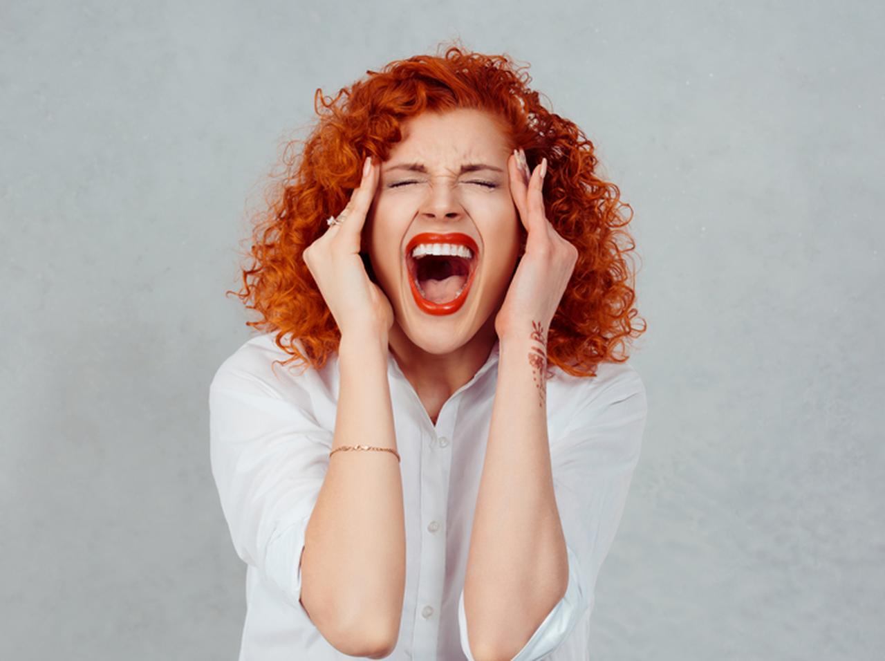 店内で下半身丸出しに！コーヒーショップ店員にキレた女性が取った行動に鳥肌