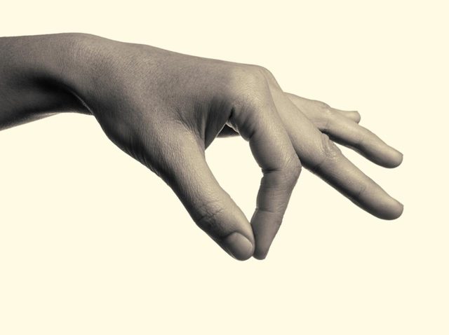 3秒間、ある部分をつねるだけで体に「水分」が足りてるかわかるらしい