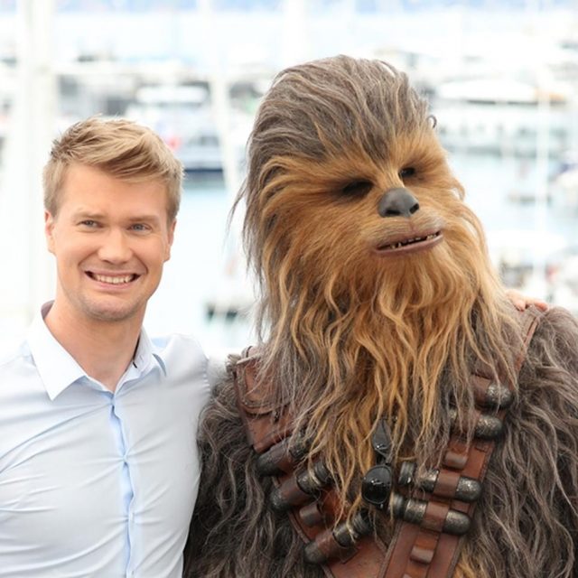 『スター・ウォーズ』チューバッカの「中の人」が鉄の掟を破る