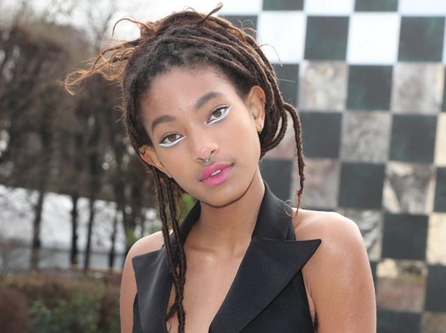ウィル・スミスの17歳娘ウィロー、フードの被り方が斬新すぎる