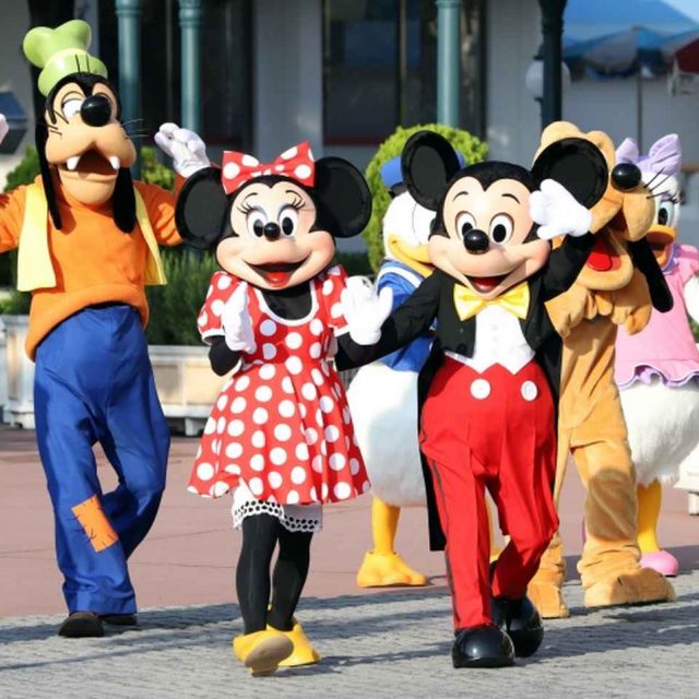 ディズニーランドのパレードでまさかの「アクシデント」が起こる
