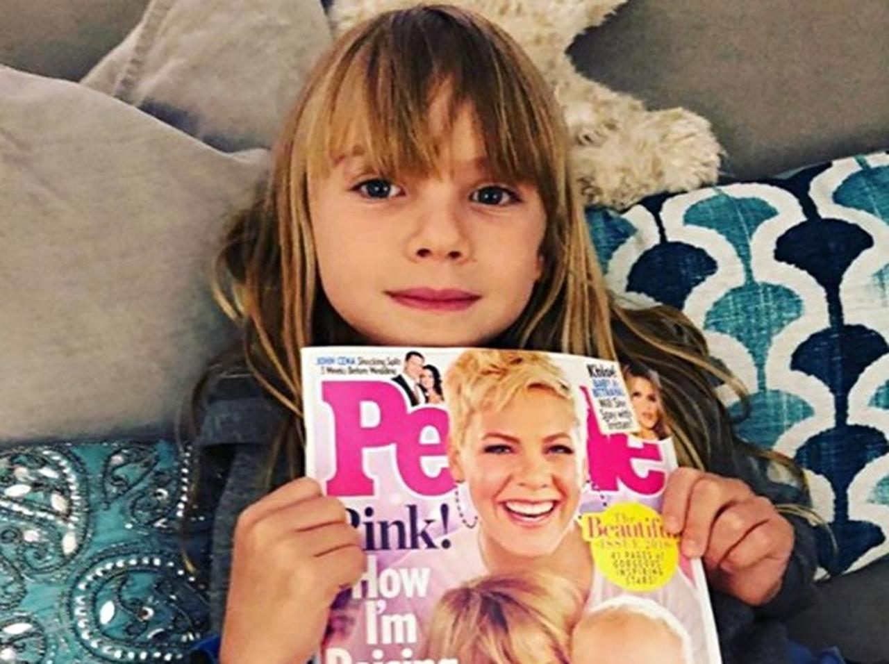 ピンクの愛娘、初表紙を飾った感想が6歳らしい