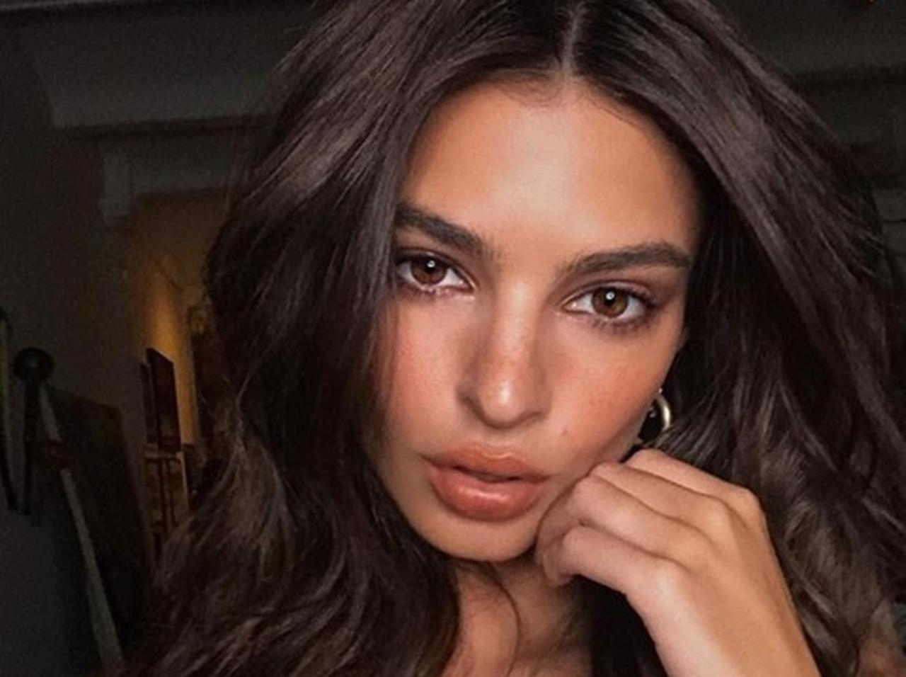 エミリー・ラタコウスキー、メット・ガラの貴重な衣装をチラ見せ！