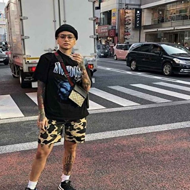 【来日中】全身タトゥーのケラーニ、東京で手のひらサイズのタトゥーをゲット