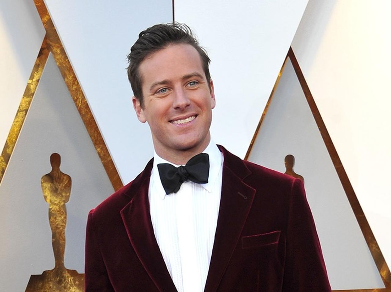 アーミー・ハマー、『君の名前で僕を呼んで』のぎこちないダンスシーンを弁解