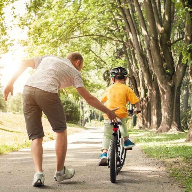 子供の撮影に夢中な母、映像にはっきり映る「女性」にゾワッ