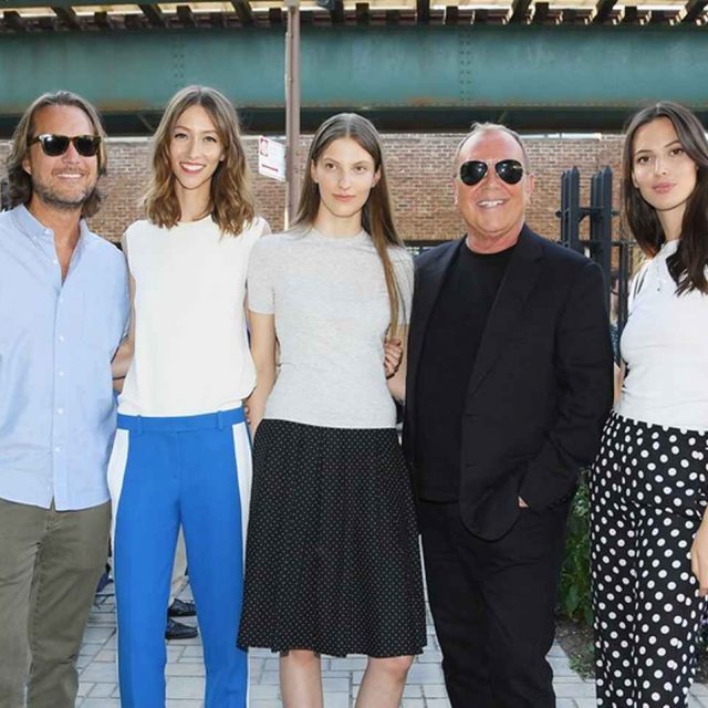 マイケル・コース、ニューヨーク復興プロジェクトとコミュニティ・ガーデンのオープニングを祝福