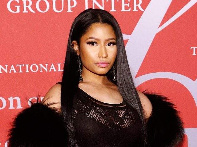 ニッキー・ミナージュの「股開き」パフォーマンスに拍手喝采【BETアワード】