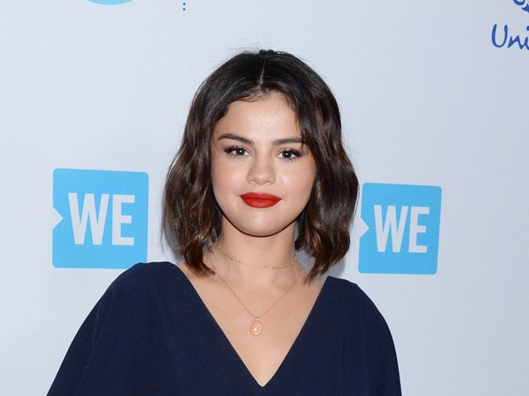 セレーナ・ゴメスがプロムに登場!病と闘うファンを激励