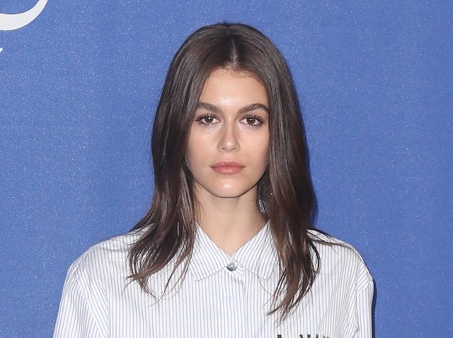 カイア・ガーバー、CFDAアワードではいた靴に疑問の声