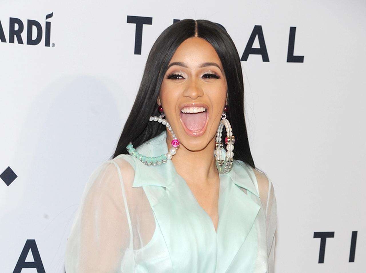 カーディ・B、話題のチャイルディッシュ・ガンビーノのおかげで大混乱