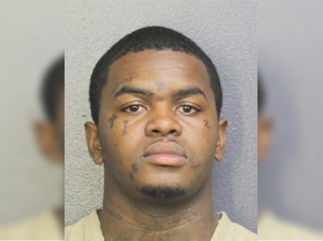 20歳ラッパーXXXTentacionの射殺事件、顔面タトゥーの男を逮捕