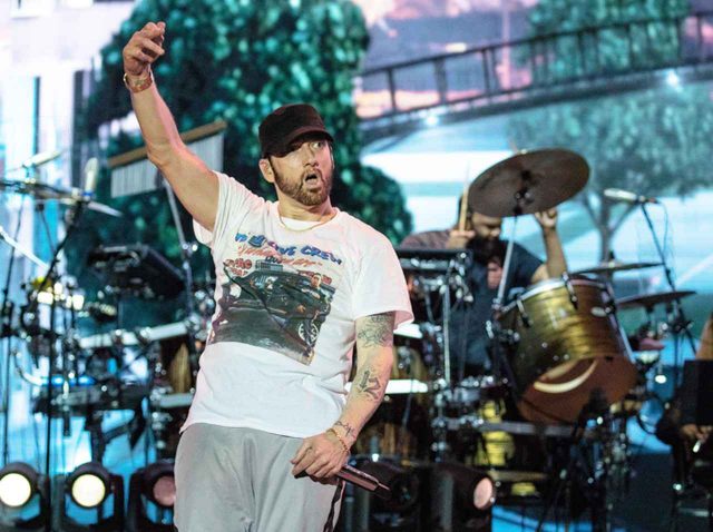 エミネムのコンサートでの「銃声」に会場が混乱、音の正体を緊急説明